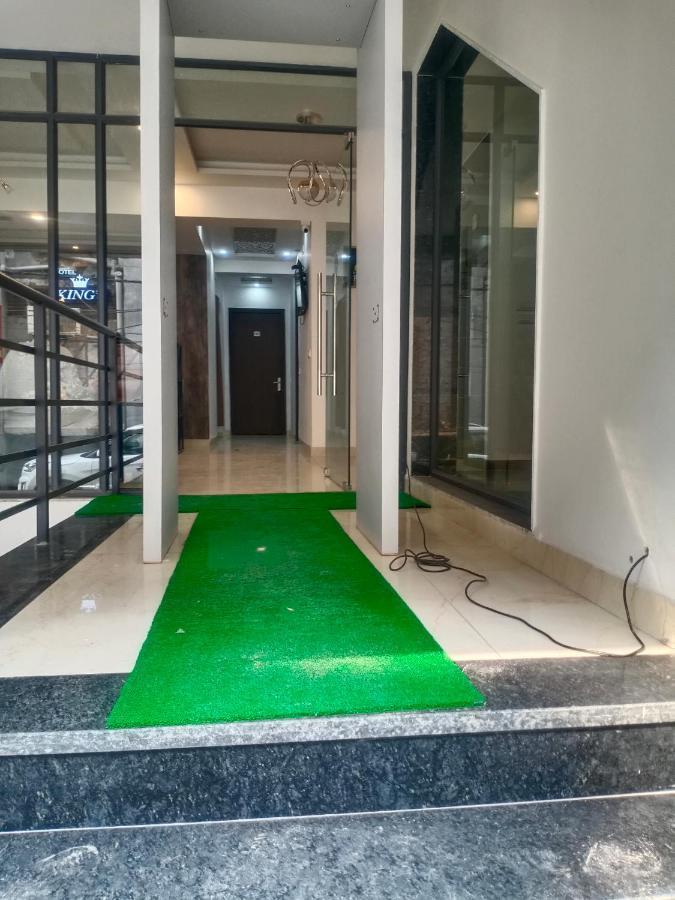 Hotel King Plaza New Delhi Exterior photo