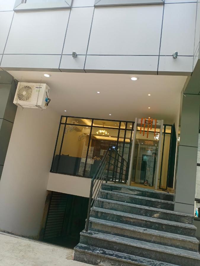 Hotel King Plaza New Delhi Exterior photo
