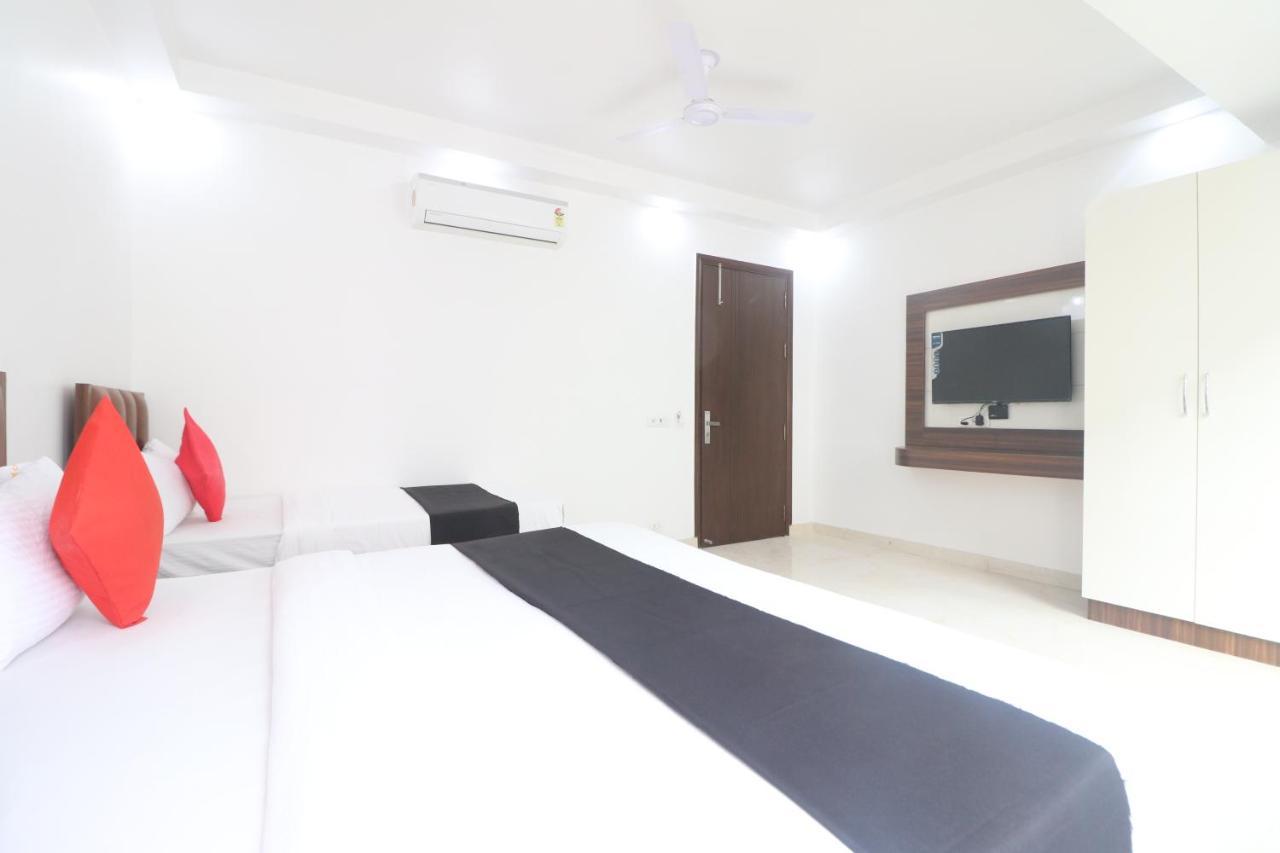 Hotel King Plaza New Delhi Exterior photo